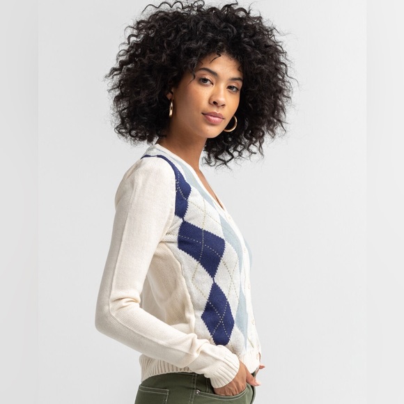 Womens Argyle Cardigan - Picture 11 of 11